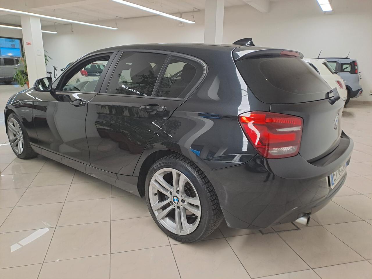 Bmw 116 116d 5p. Unique