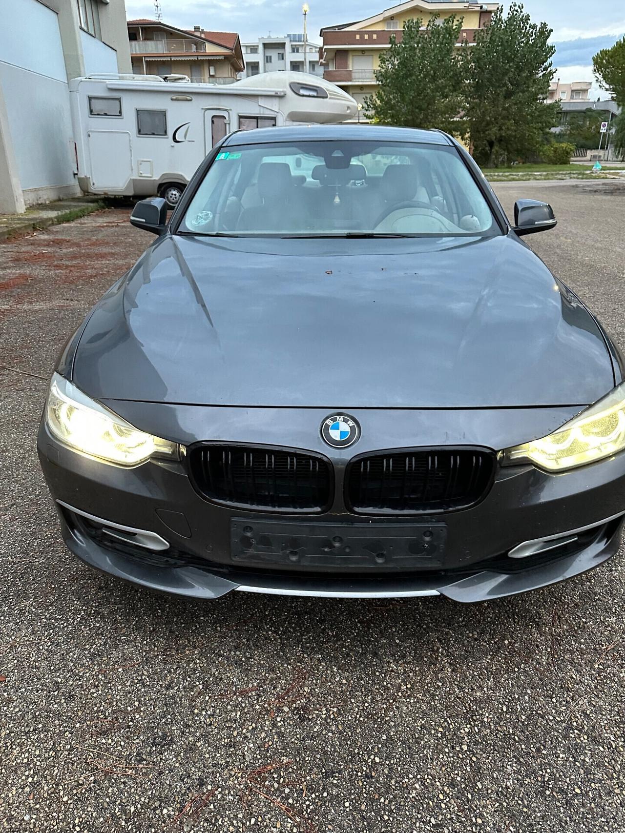 Bmw f30/31 320d Efficient Dynamics Luxury leggi descrizione