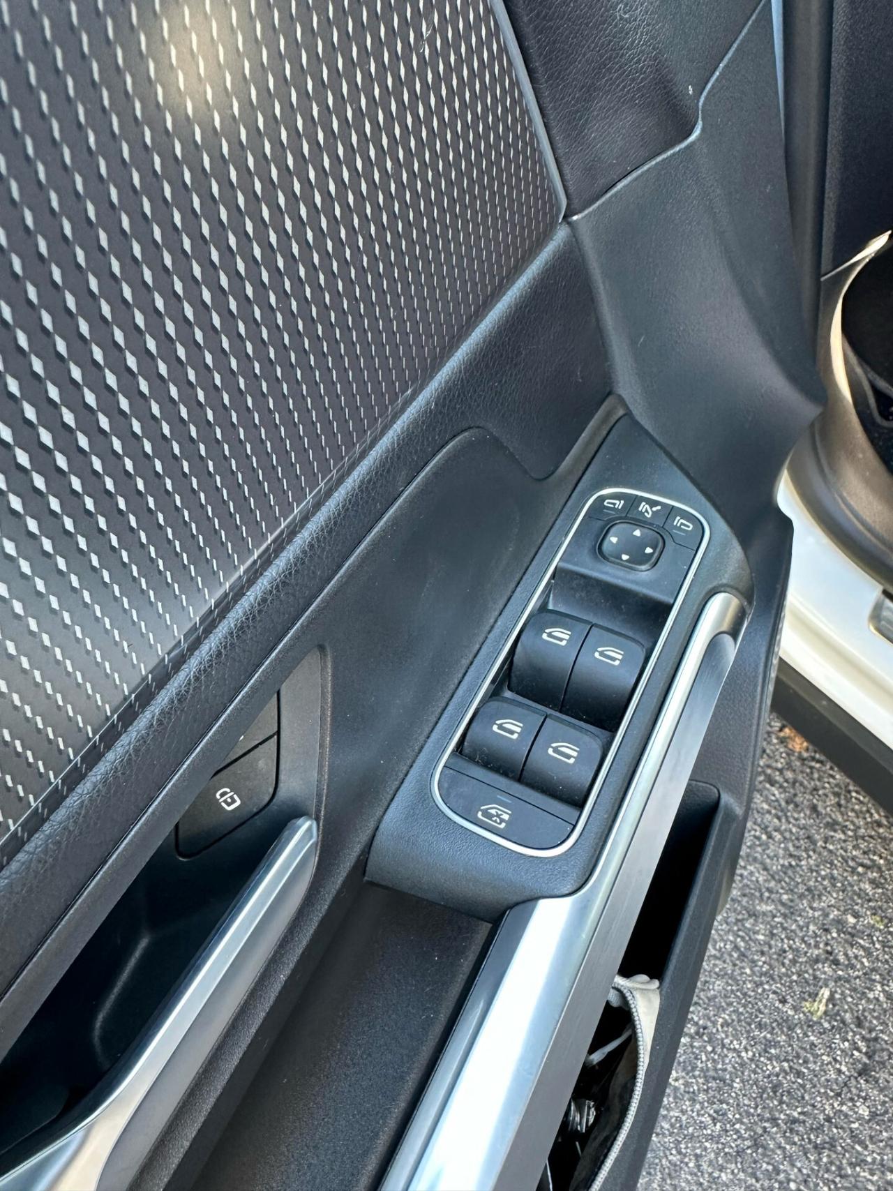 Mercedes-Benz GLB 200 GLB Sport Plus Easy Tech auto 7p