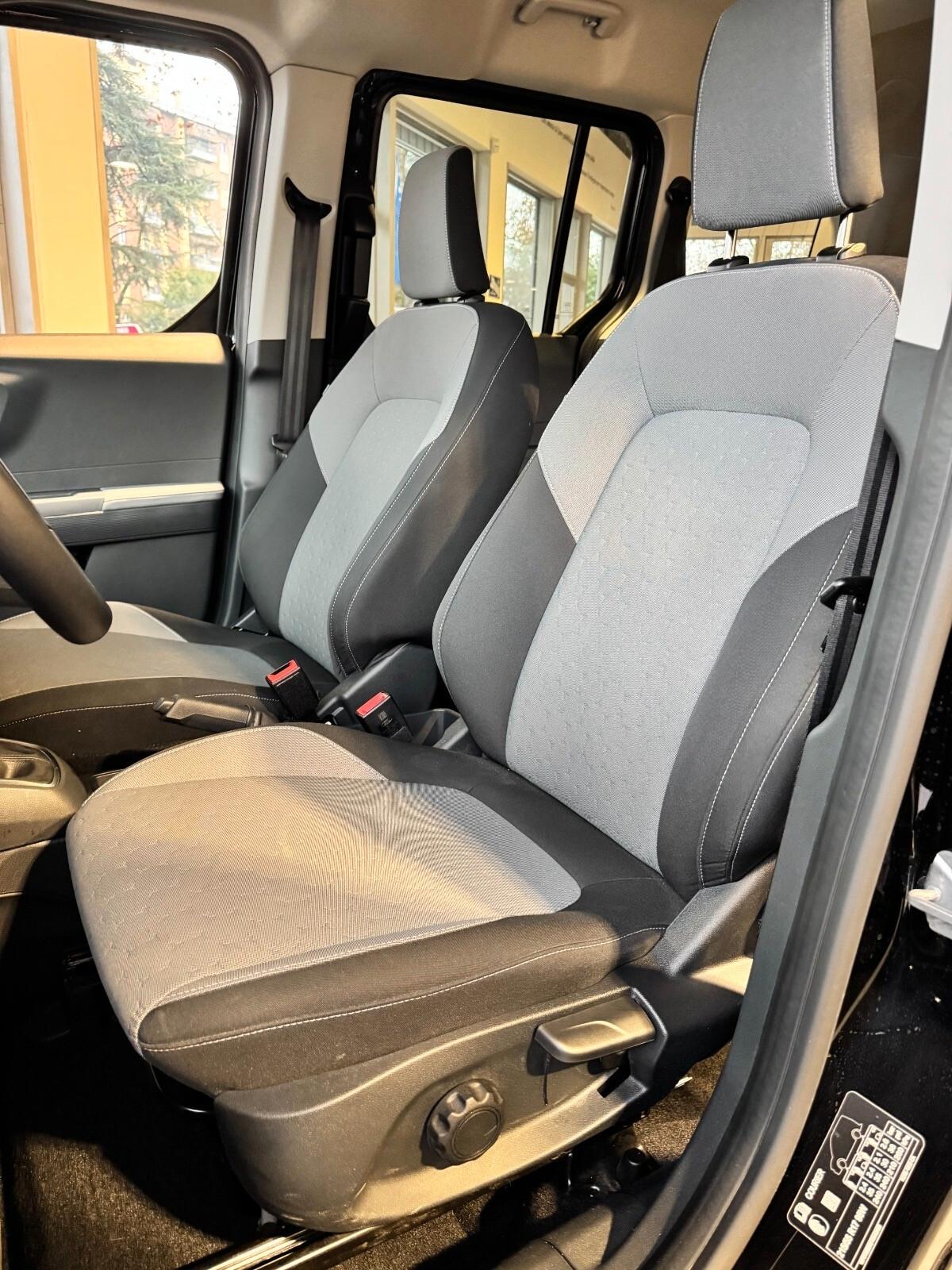 Ford Tourneo Courier 1.0 EcoBoost Titanium