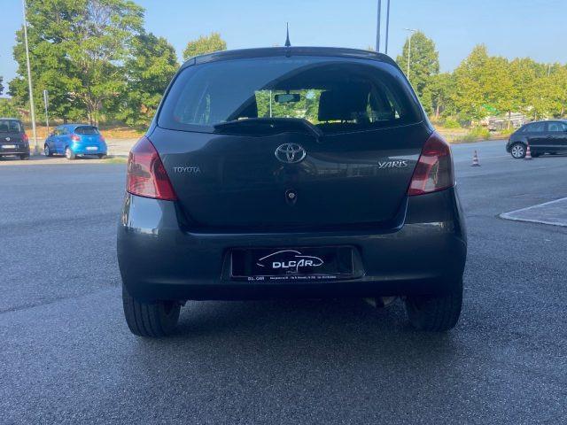 TOYOTA Yaris 1.0 5P.