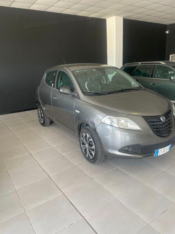 Lancia Ypsilon Ypsilon 0.9 TwinAir 85 CV 5 porte Metano Ecochic Elefantino