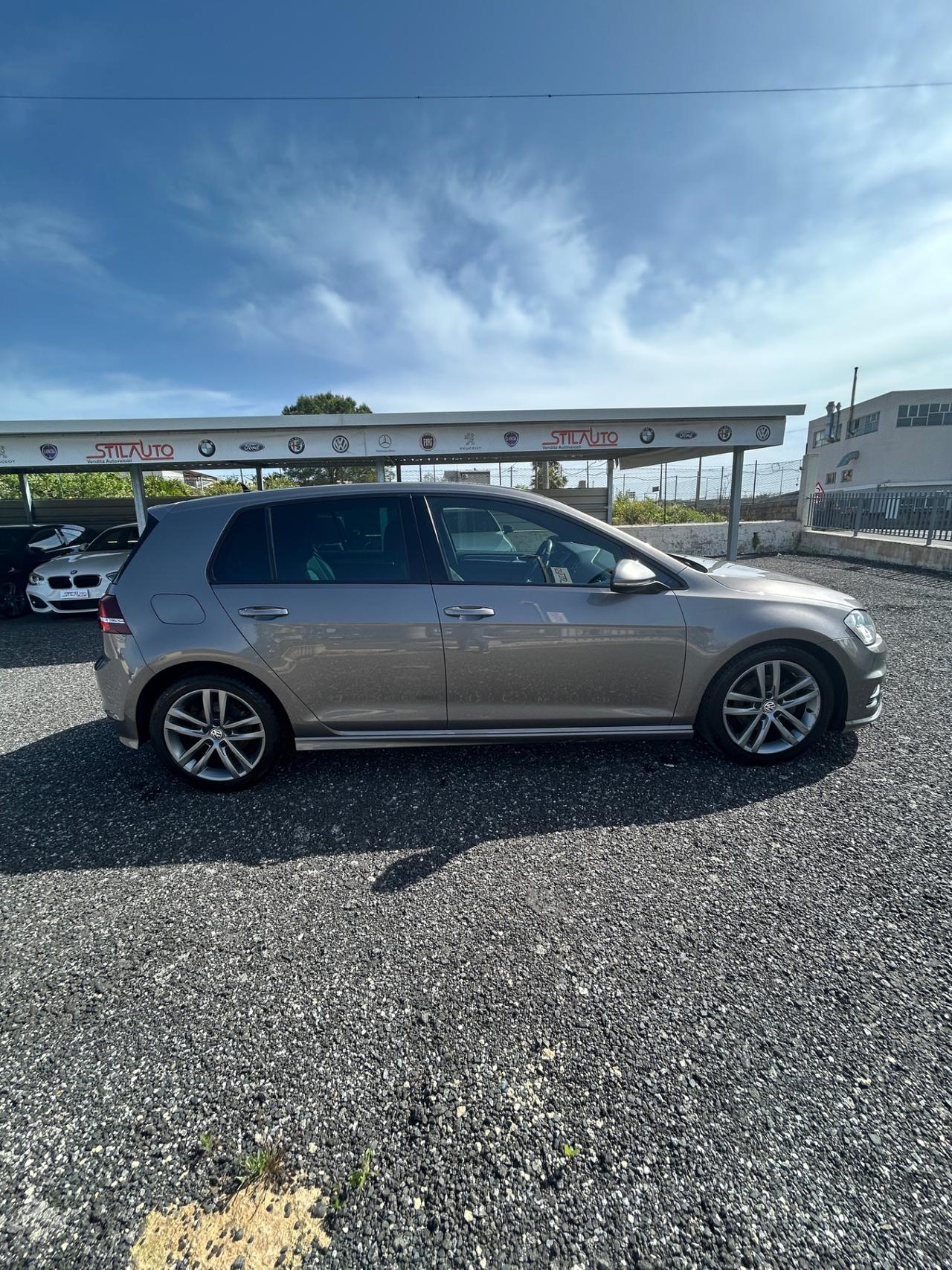 Volkswagen Golf 1.6 TDI 110 CV 5p. R-Line