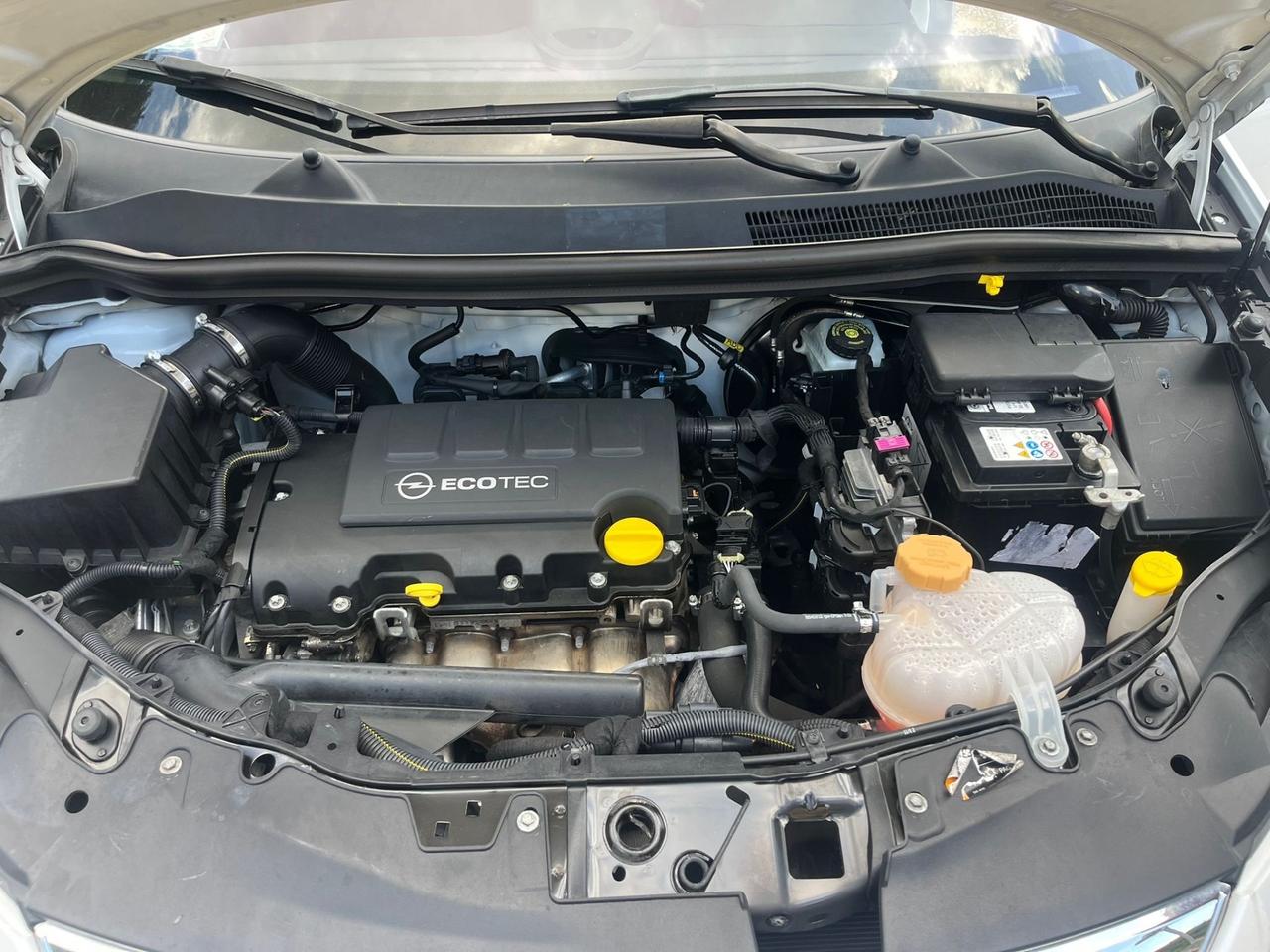 Opel Corsa 1.2 5 porte Sport
