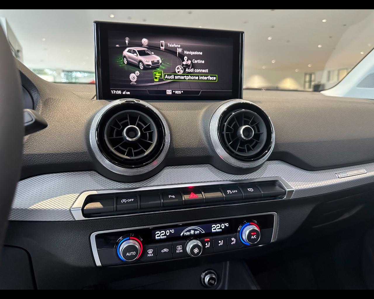 AUDI Q2 35 TFSI S-TRONIC IDENITY BLACK