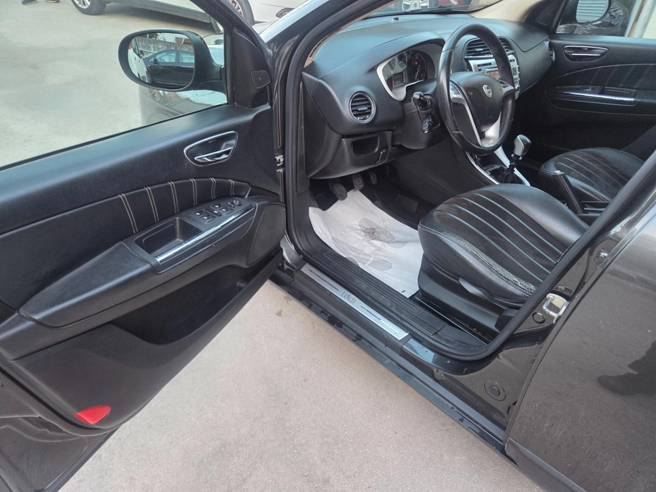 Lancia Delta 1.6 MJT DPF Platino