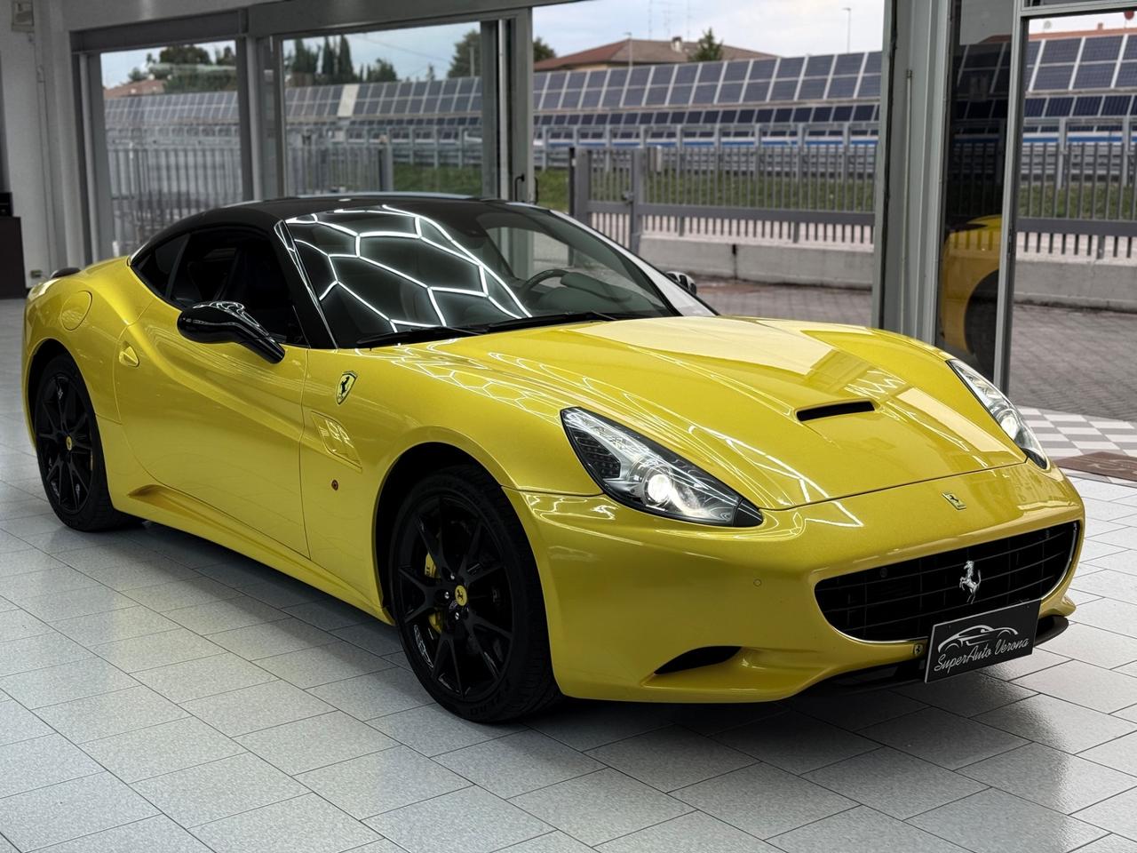 GIALLOTRIPLOSTRATO Ferrari California DCT