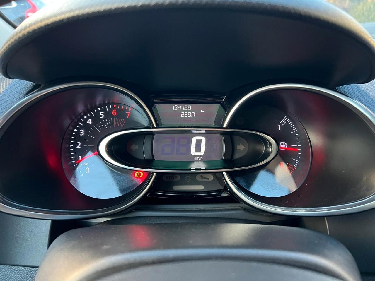 Renault Clio TCe 12V 90 CV GPL 5 porte Moschino Intens