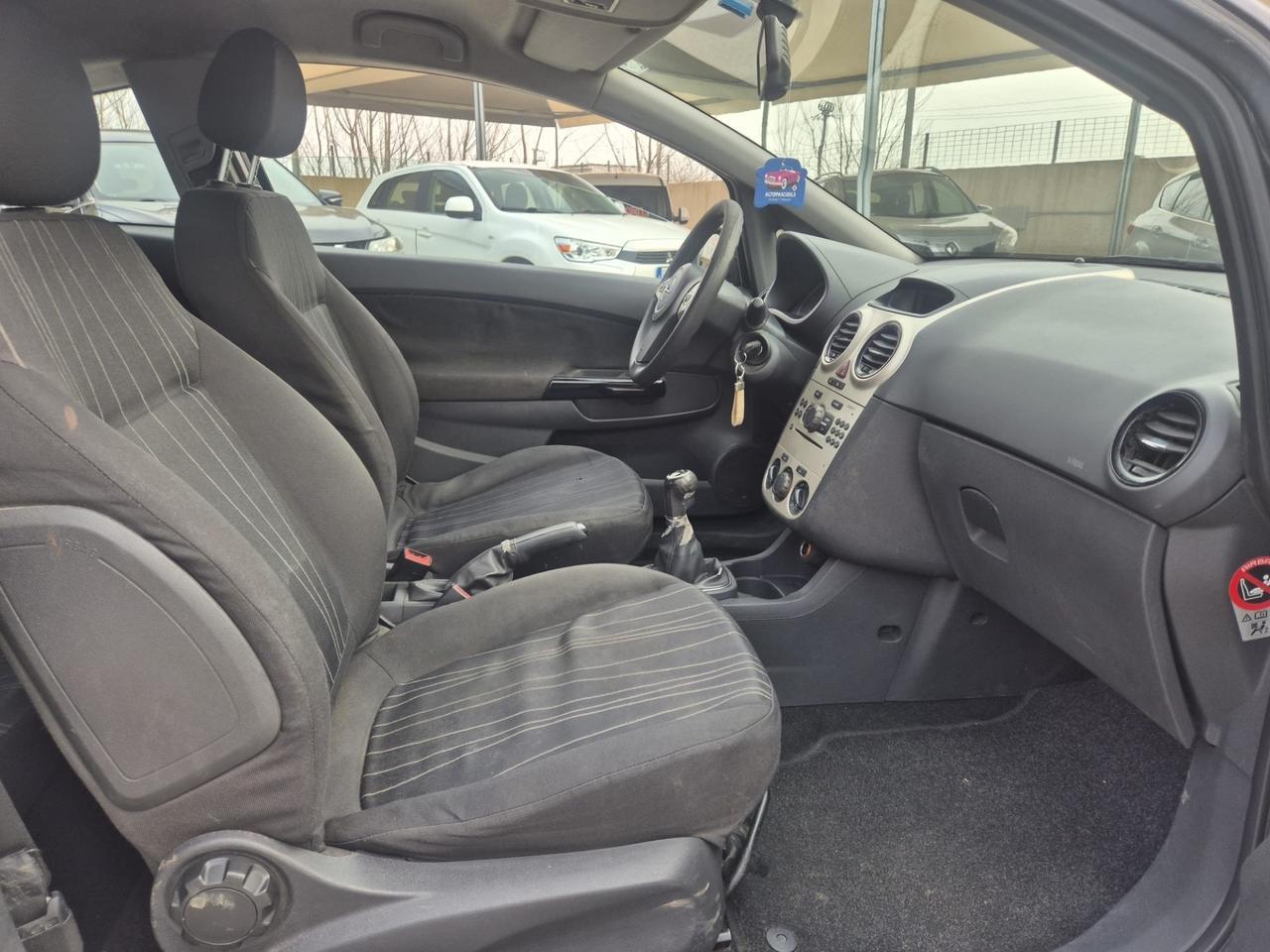 Opel Corsa 1.2 3 porte Sport