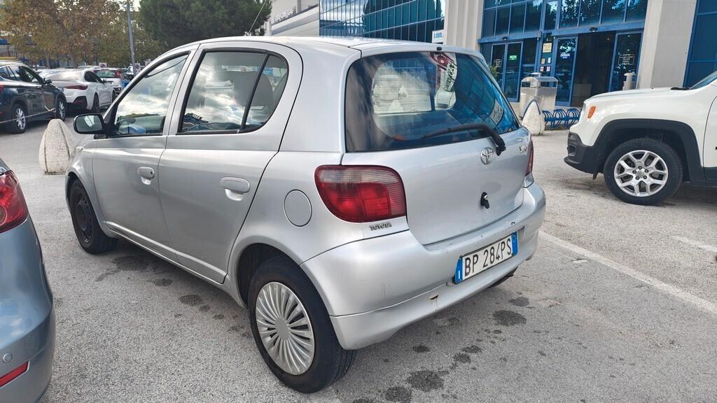 Toyota Yaris 1.3i 16V cat 5 porte