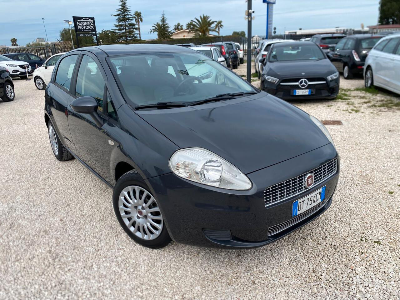 FIAT GRANDE PUNTO 1.2 BENZINA DYNAMIC 5P UNICO PROPIETARIO NEOPATENTATI