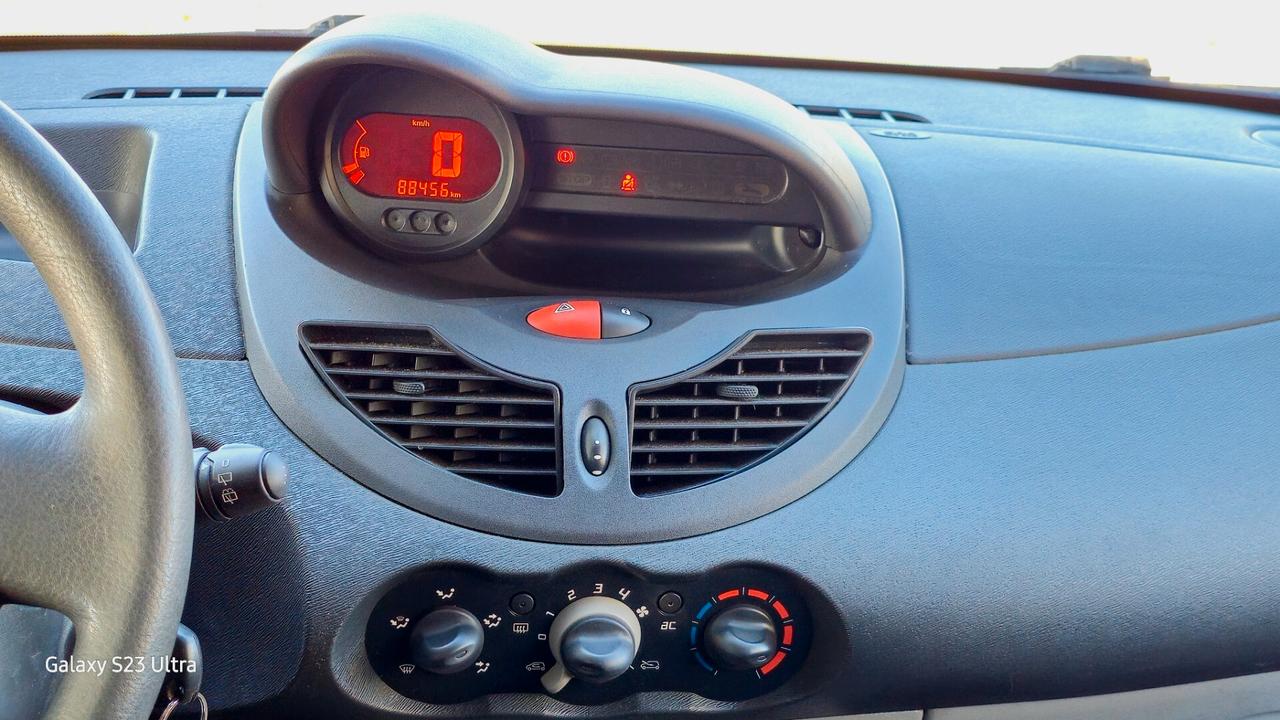 Renault Twingo 2° serie ok neopatentati garantita 12 mesi