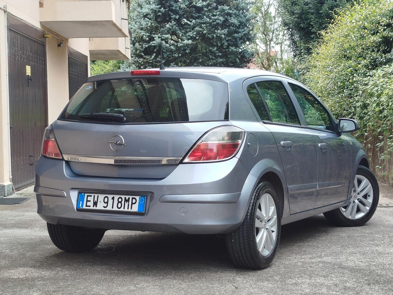Opel Astra 1.4 BENZINA 90cv / 26.600km / Unipro
