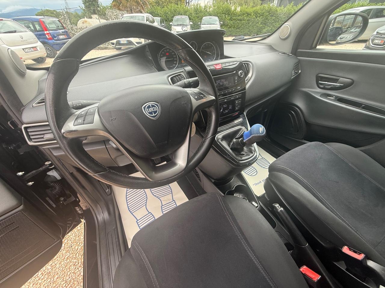 Lancia Ypsilon 0.9 TwinAir 85 CV 5 porte S&S Platinum