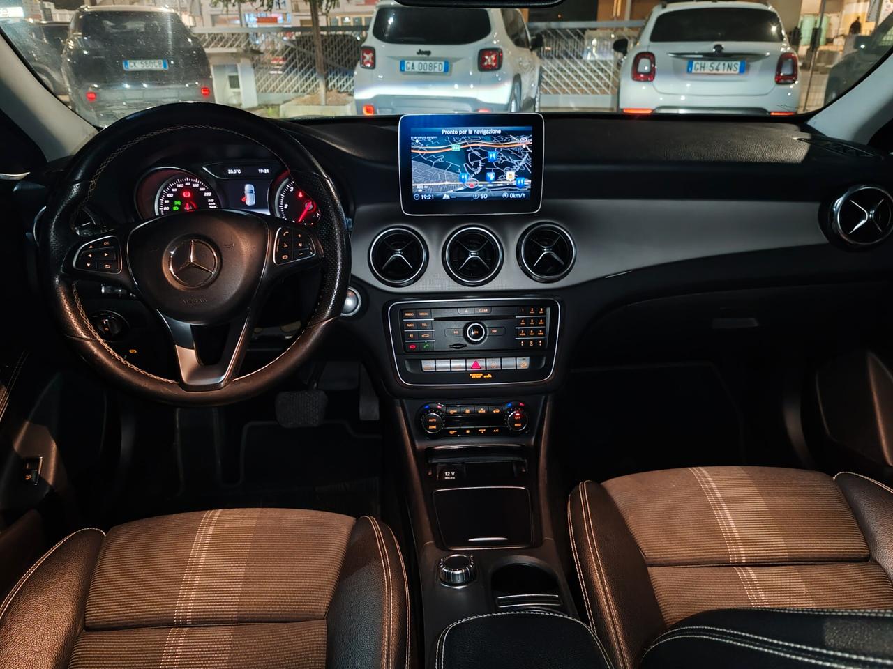 Mercedes-benz GLA 220d Automatic 4Matic Sport