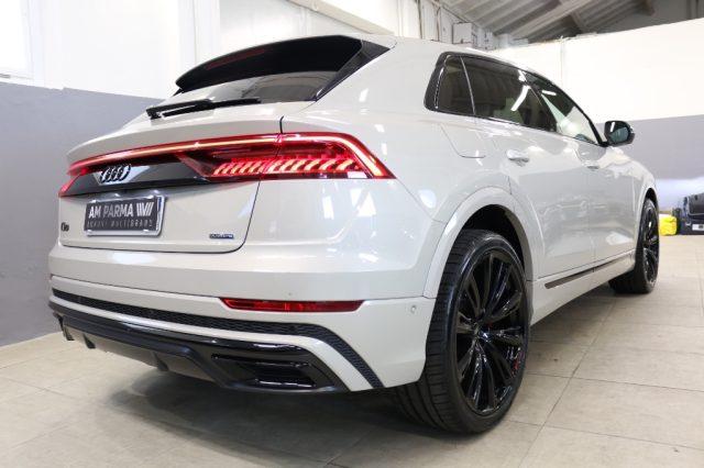 AUDI Q8 55 TFSI quattro tiptronic Sport