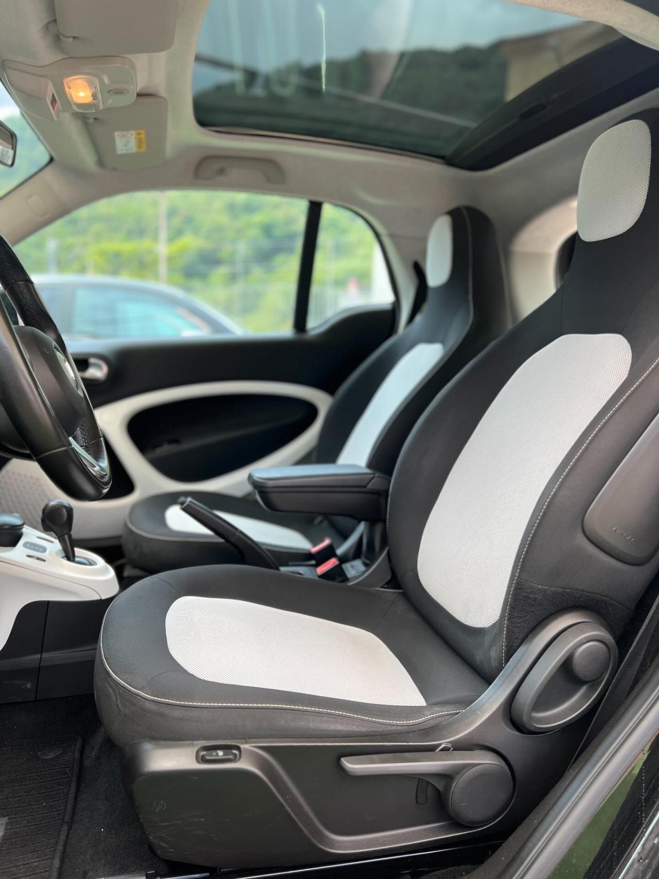 Smart ForTwo 1.0 71 cv Navigatore - Bracciolo - Cambio Automatico