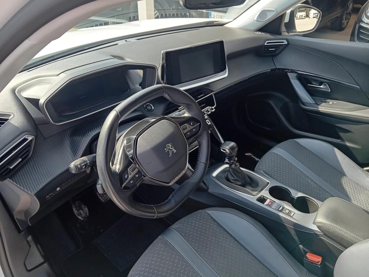 Peugeot 2008 PureTech 100 S&S Allure