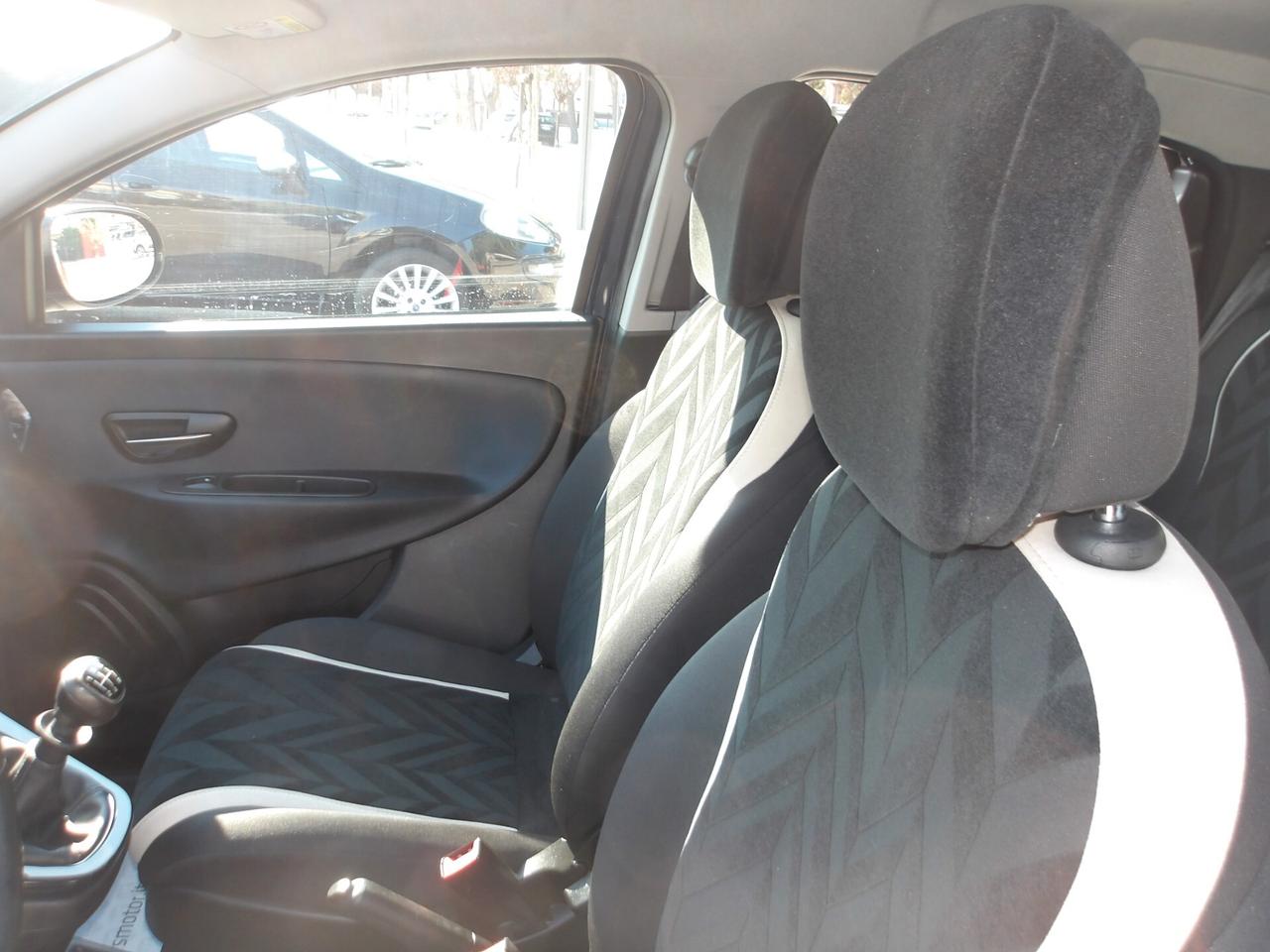 LANCIA YPSILON 1.2 B/GPL-CASA MADRE