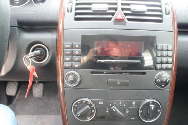 MERCEDES-BENZ A 150 BlueEFFICIENCY Elegance