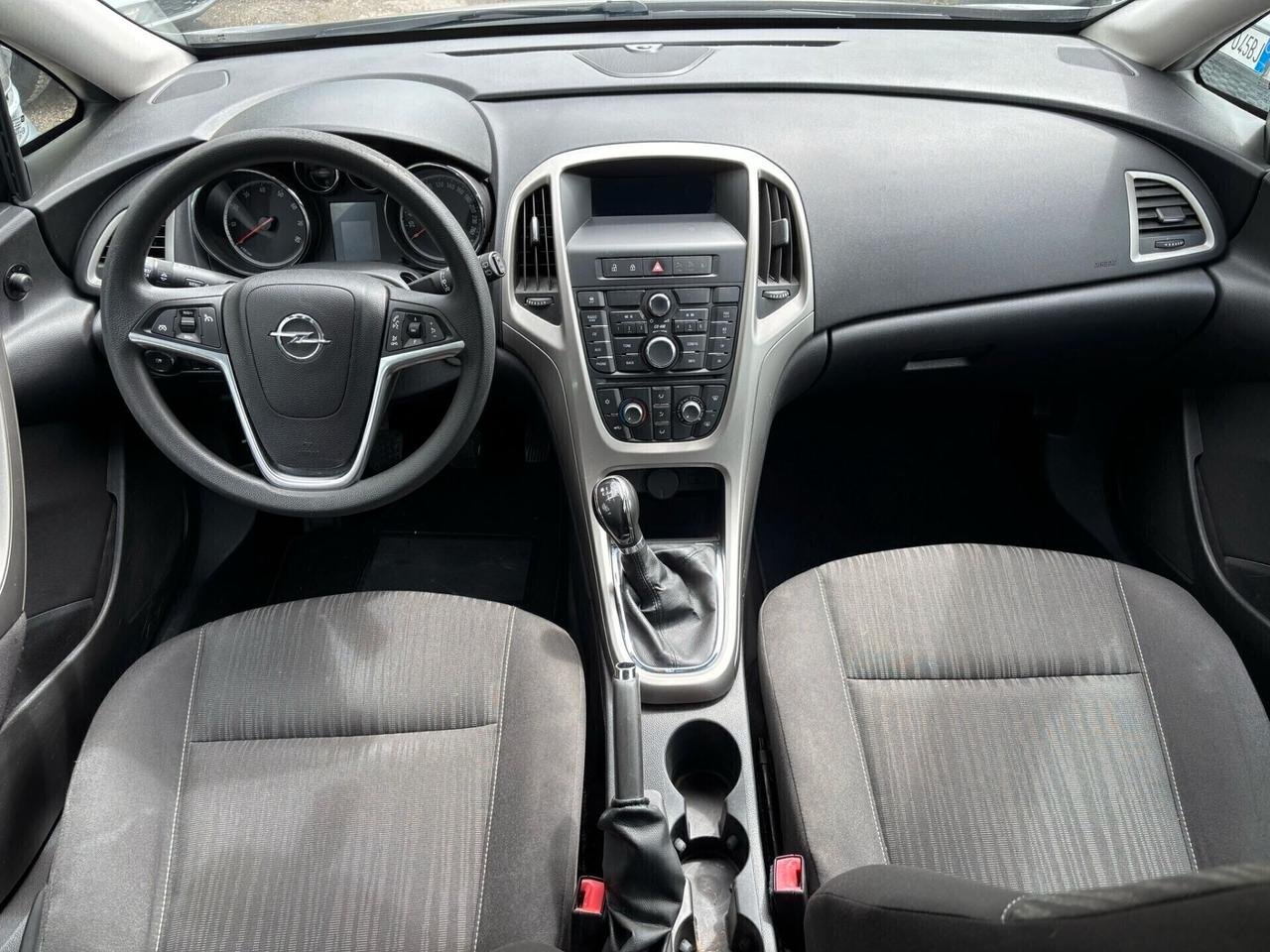 Opel Astra 1.4 100CV Sports Tourer Cosmo ok Neopatentati