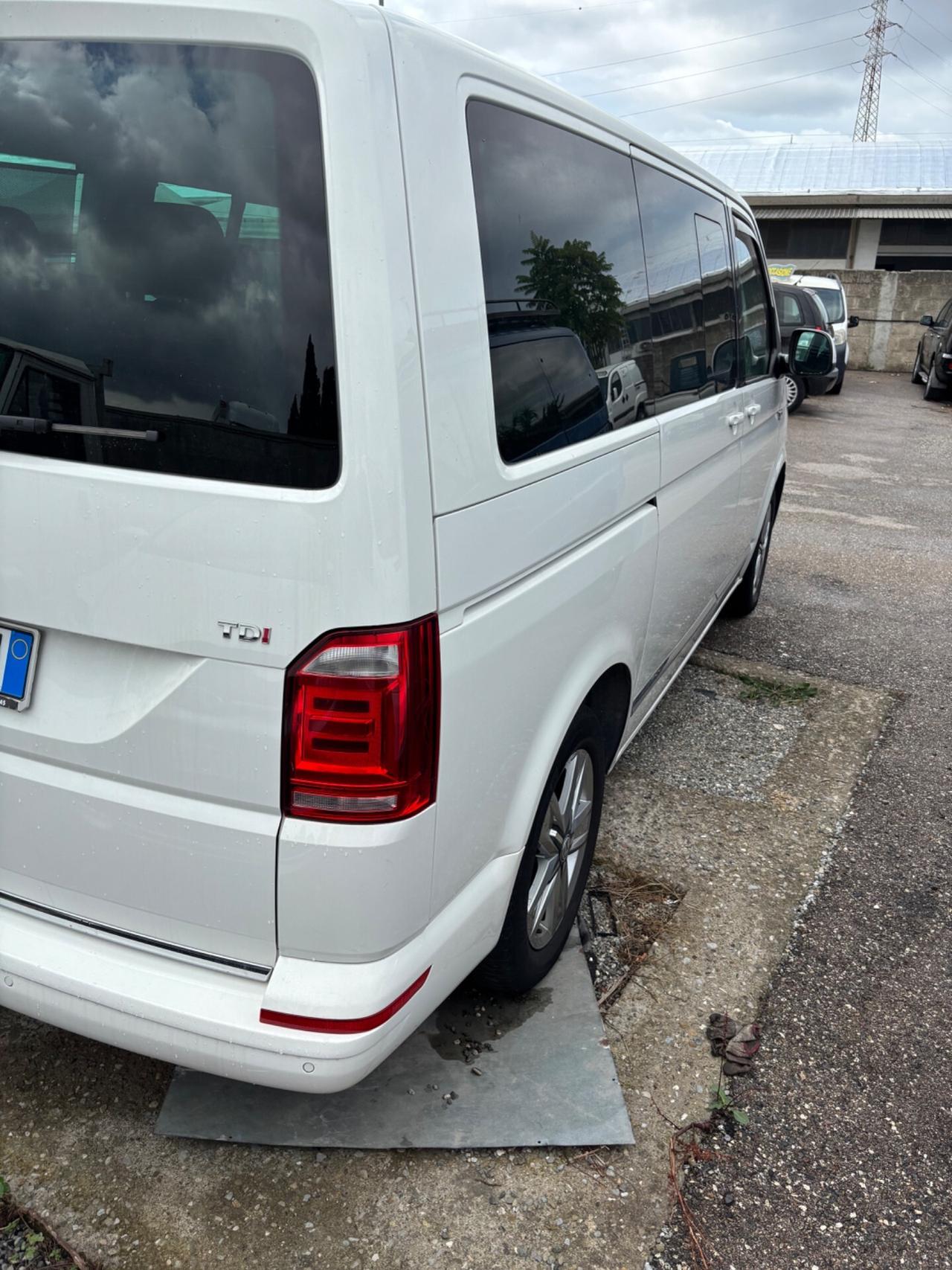 Volkswagen Caravelle 2.0 TDI 150CV DSG PC Cruise cambio automatico