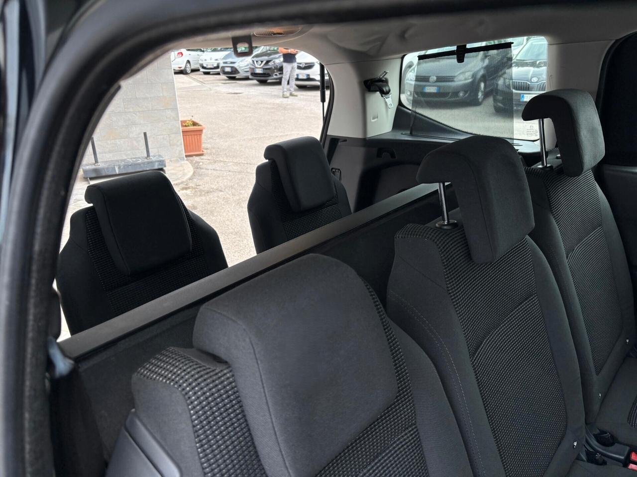 Peugeot 5008 1.6 Diesel 7 Posti Neopatentati