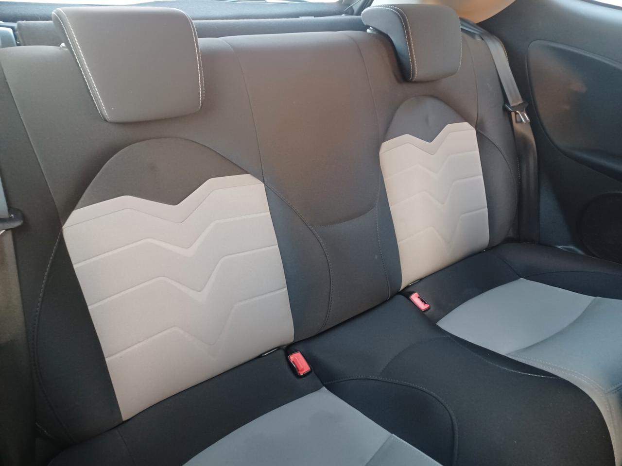 Alfa Romeo MiTo 1.3 JTDm DISTINCTIVE 2014