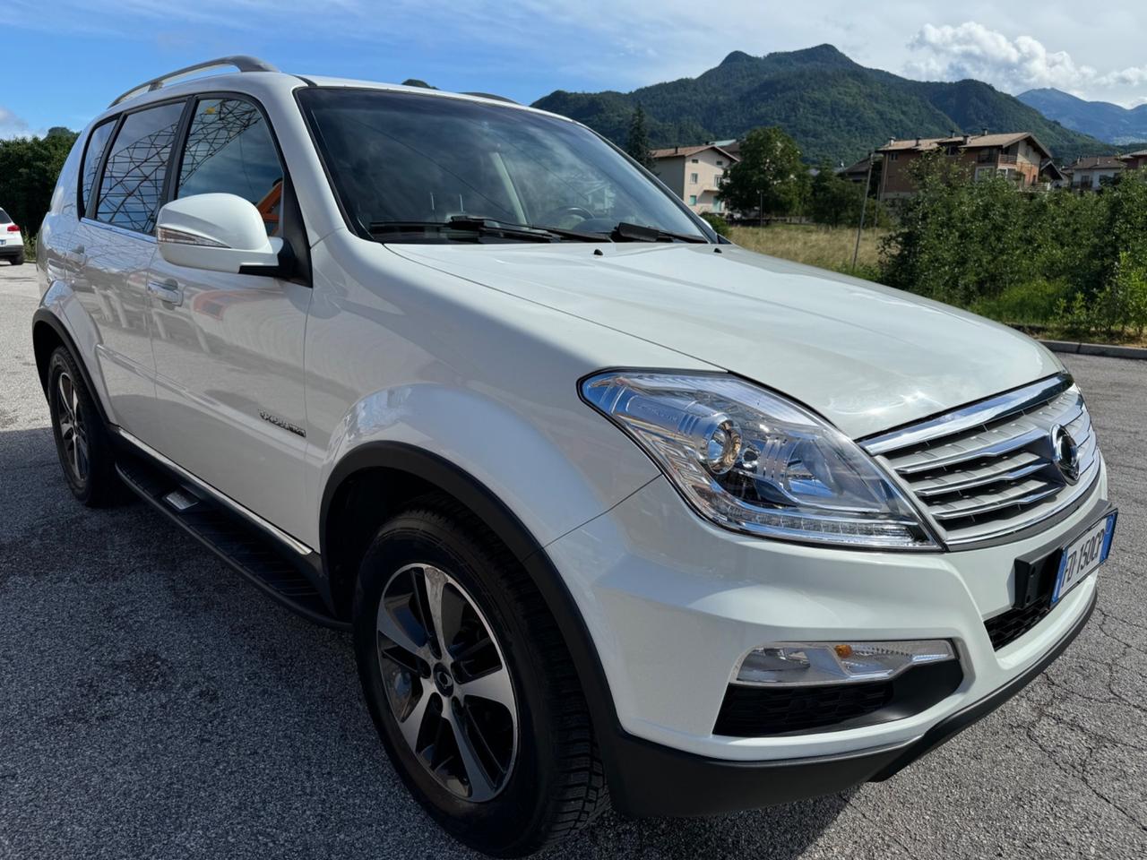 Ssangyong Rexton W 2.2 Diesel 4WD A/T Top Pelle Nera