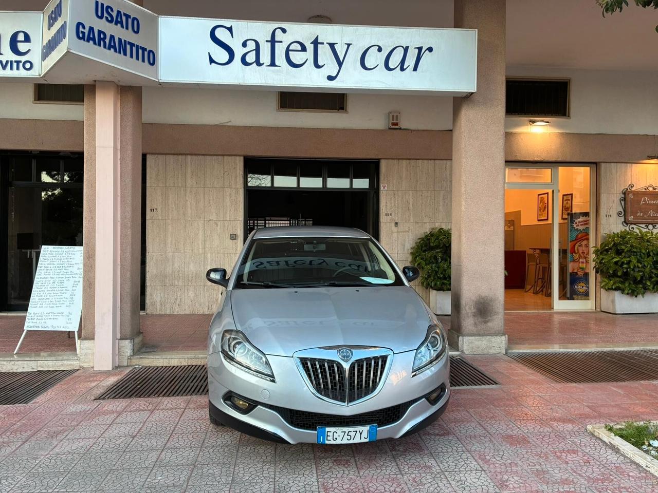 Lancia Delta 1.6 MJT 120cv perfetta-2011