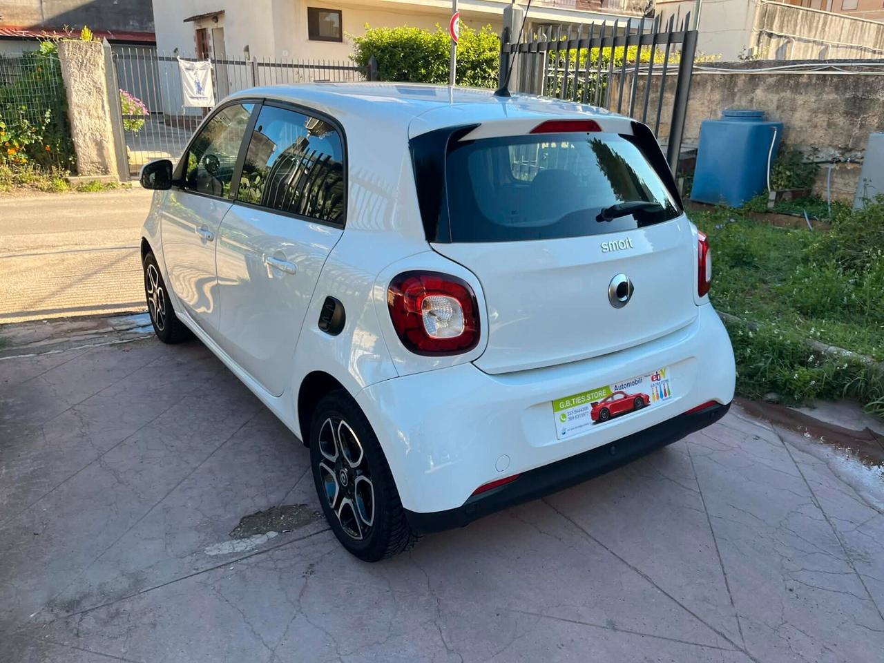 SMART FORFOUR 2018 PASSION TOTAL WHITE