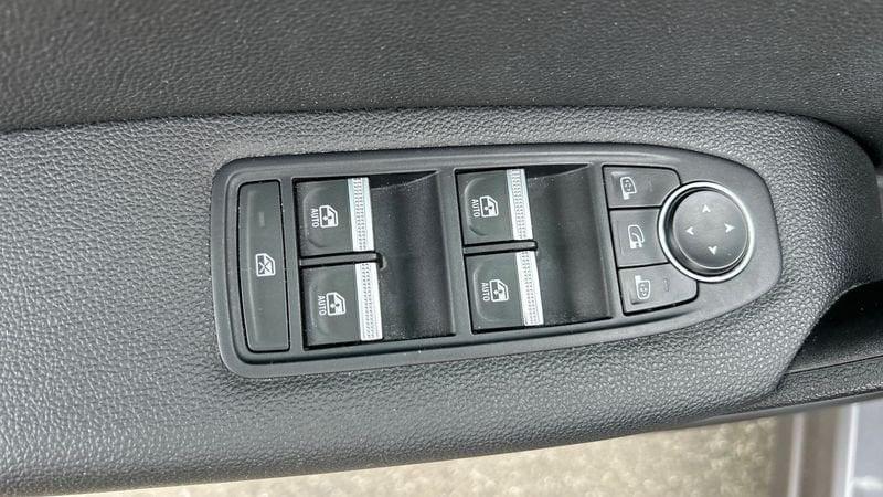 Renault Captur 1.6 E-Tech hybrid Intens 145cv auto