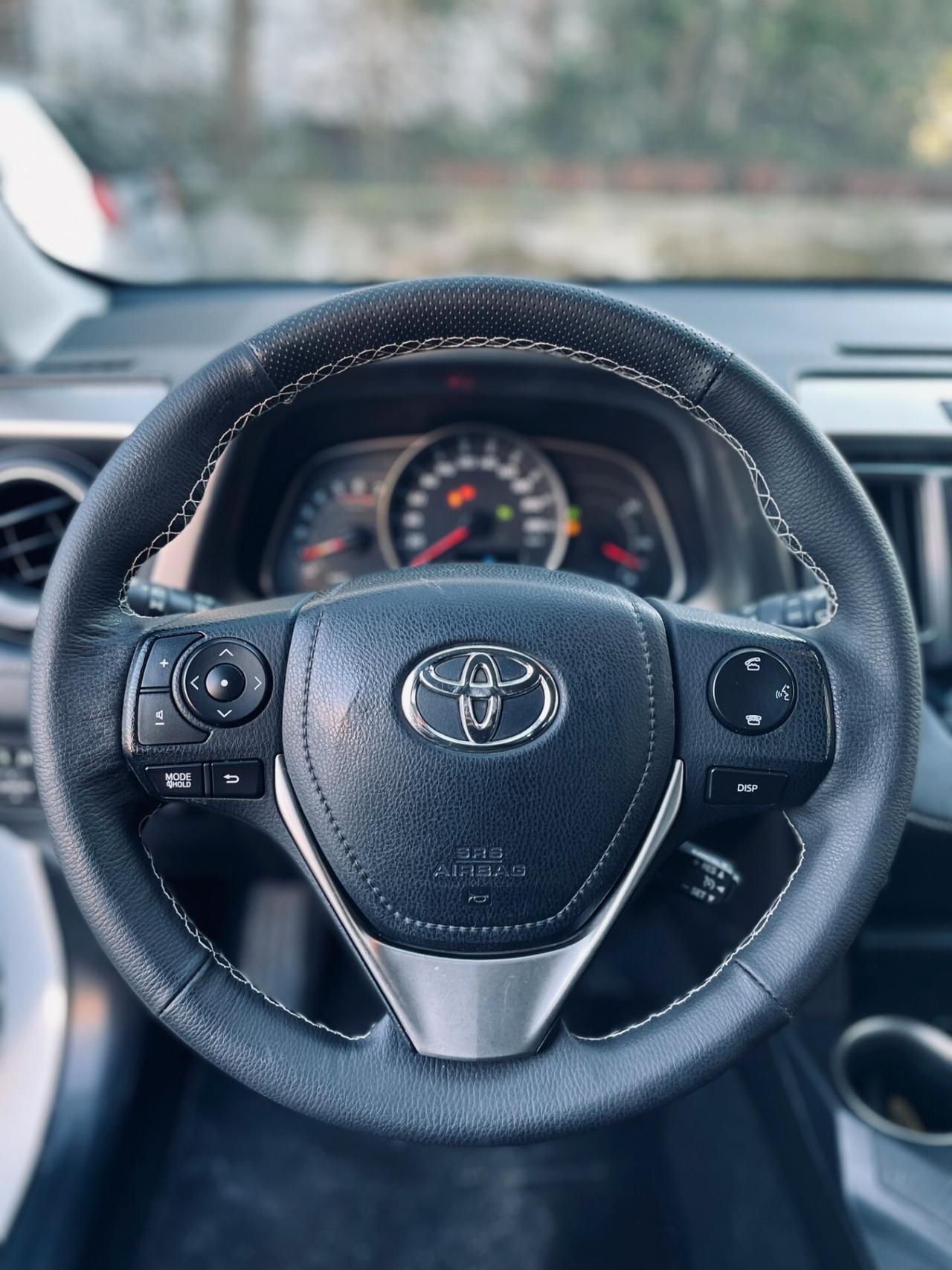 Toyota RAV 4 RAV4 2.0 D-4D 4WD Style White Ed.