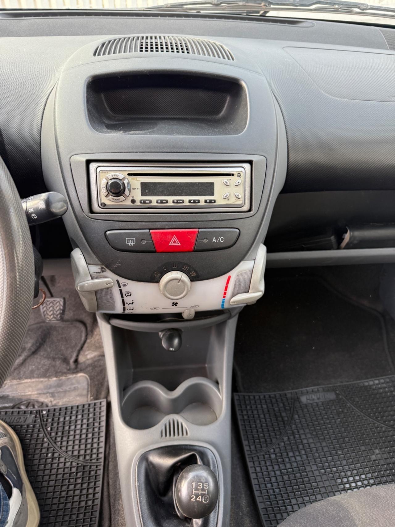 Toyota Aygo 1.0 12V VVT-i 5 porte Sol