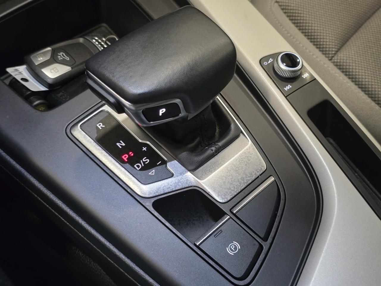 Audi A4 Avant 30 TDI/136 CV S tronic Business