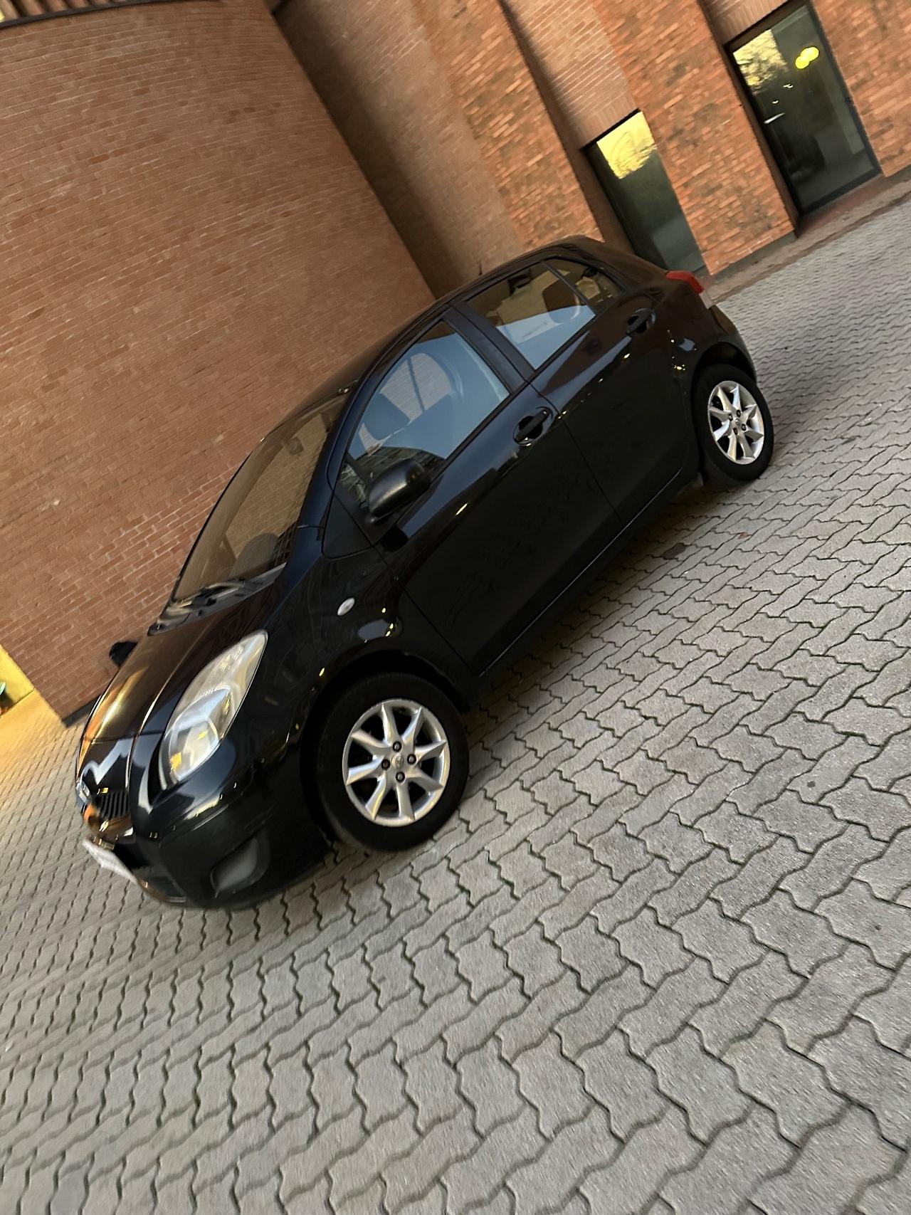 Toyota Yaris 1.0 5 porte Now