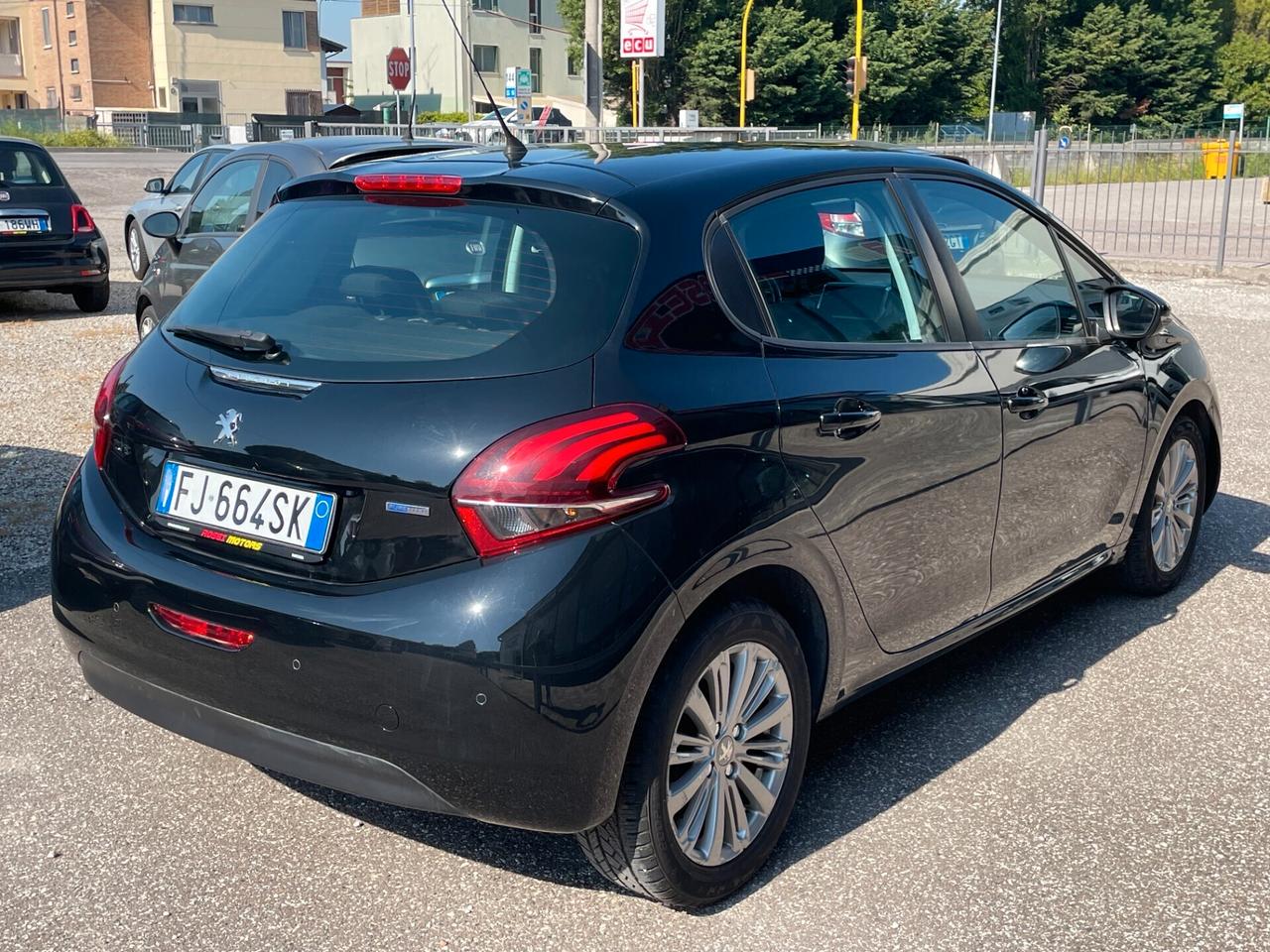 Peugeot 208 PureTech 82 5p. GPL Allure ANCHE X NEOPATENTATI
