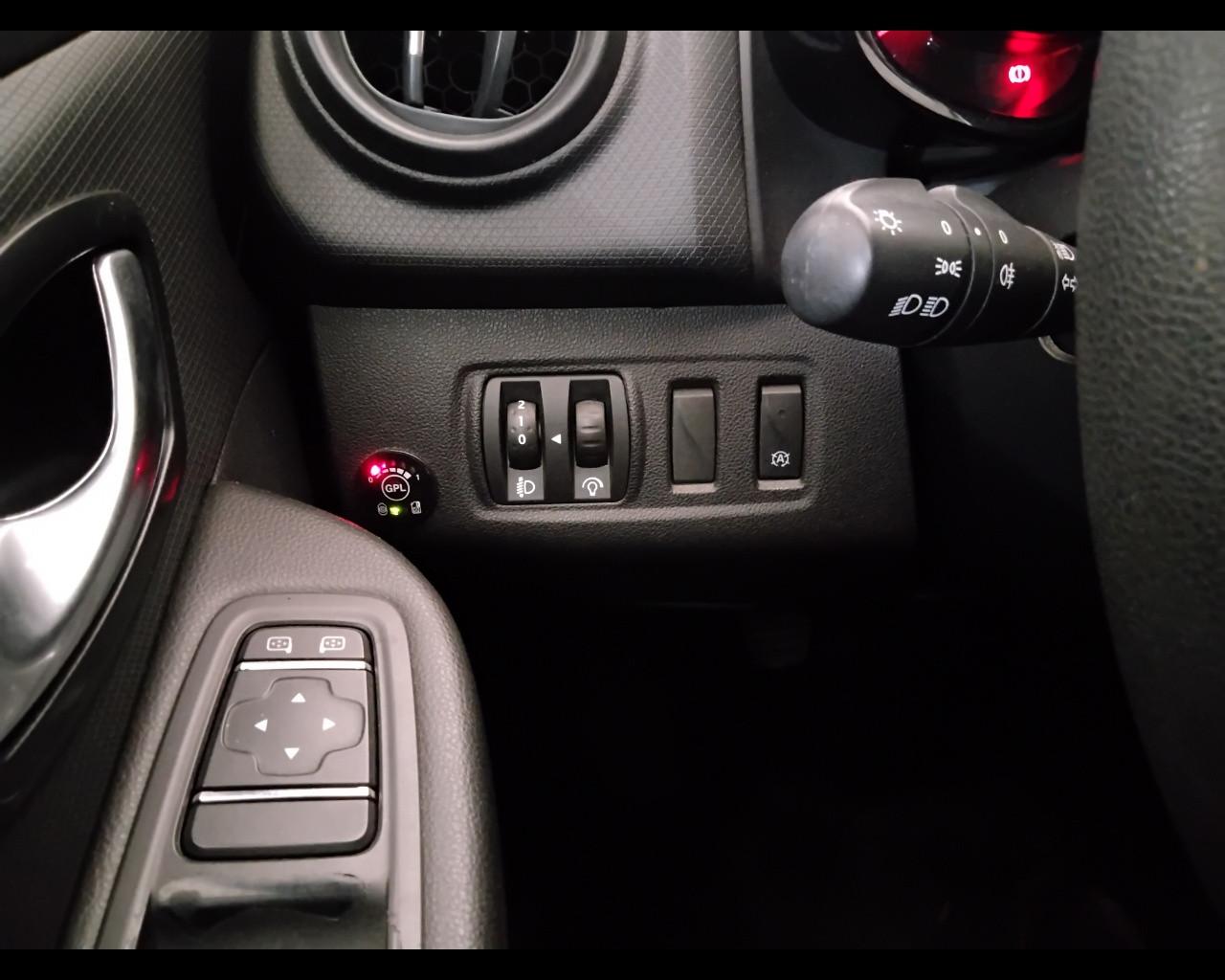 RENAULT Clio IV 2017 - Clio 0.9 tce energy Life Gpl 90cv