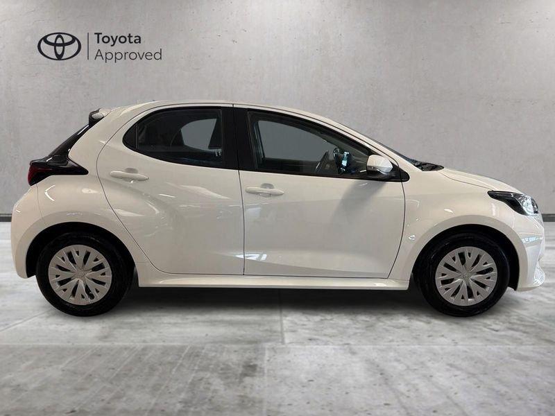 Toyota Yaris Hybrid Active MY22