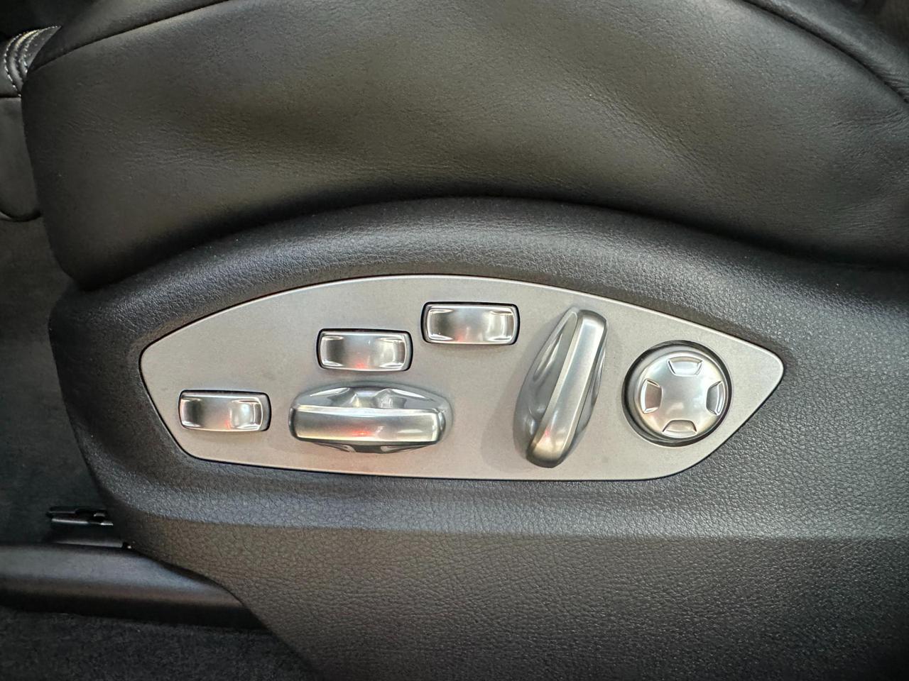 Porsche Macan 2.0 PDK-21"-Keyless-Camera-PASM-Sport Chrono