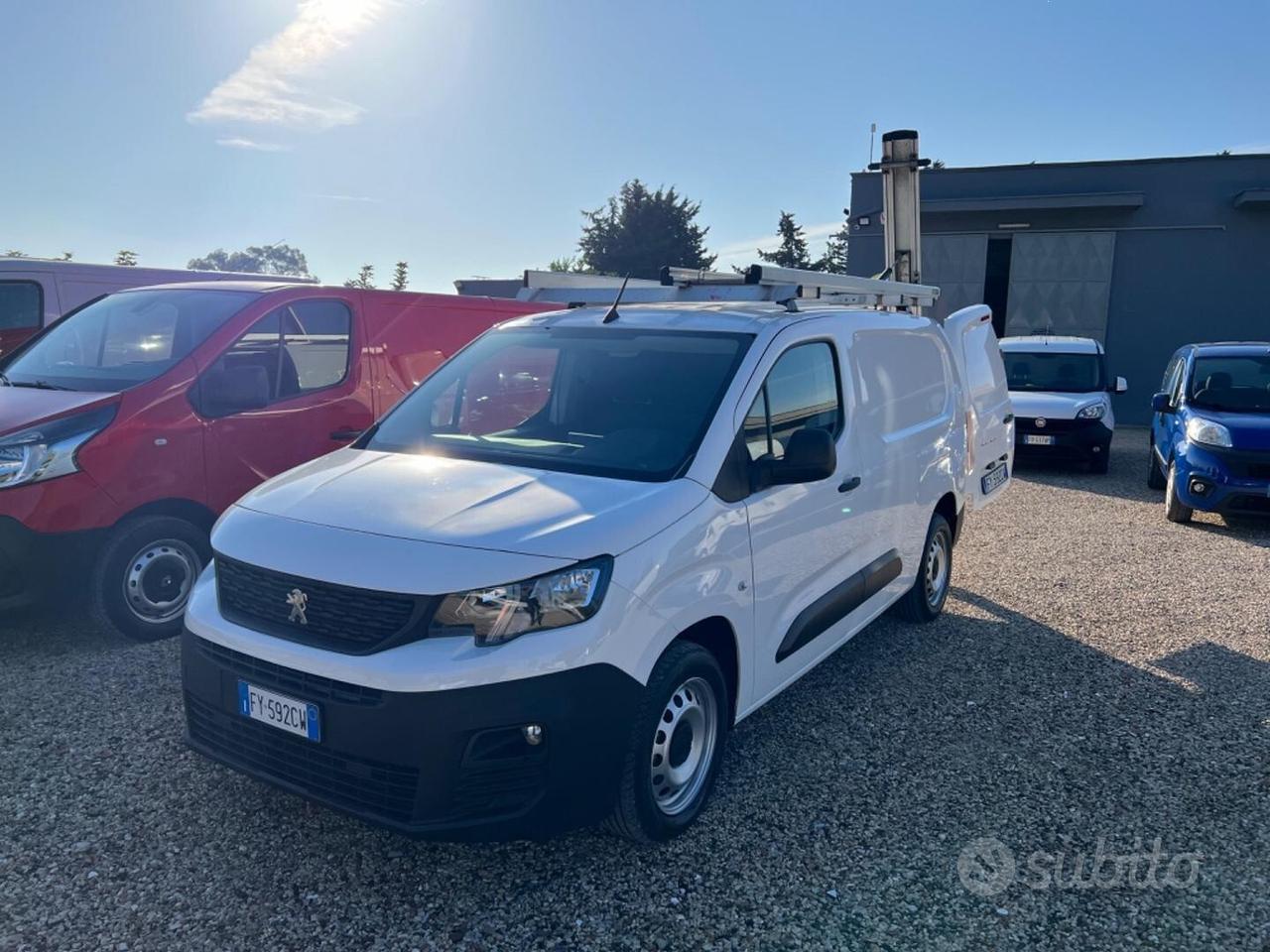 Peugeot Partner Maxi 2019 allestito 3 posti