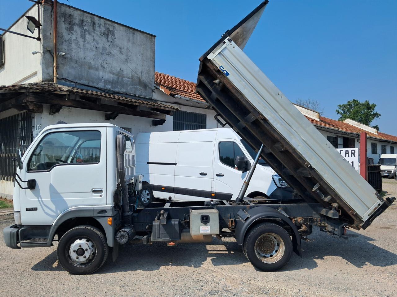 CABSTAR 3.0 RIBALTABILE TRILATERALE