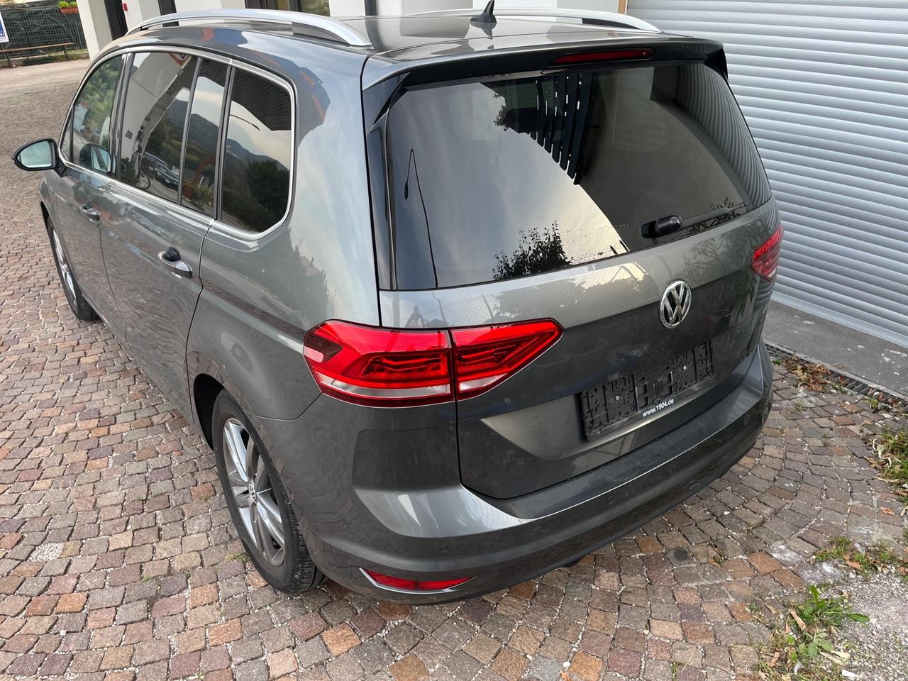 Volkswagen Touran 1.5 TSI EVO DSG Executive BlueMotion Technology