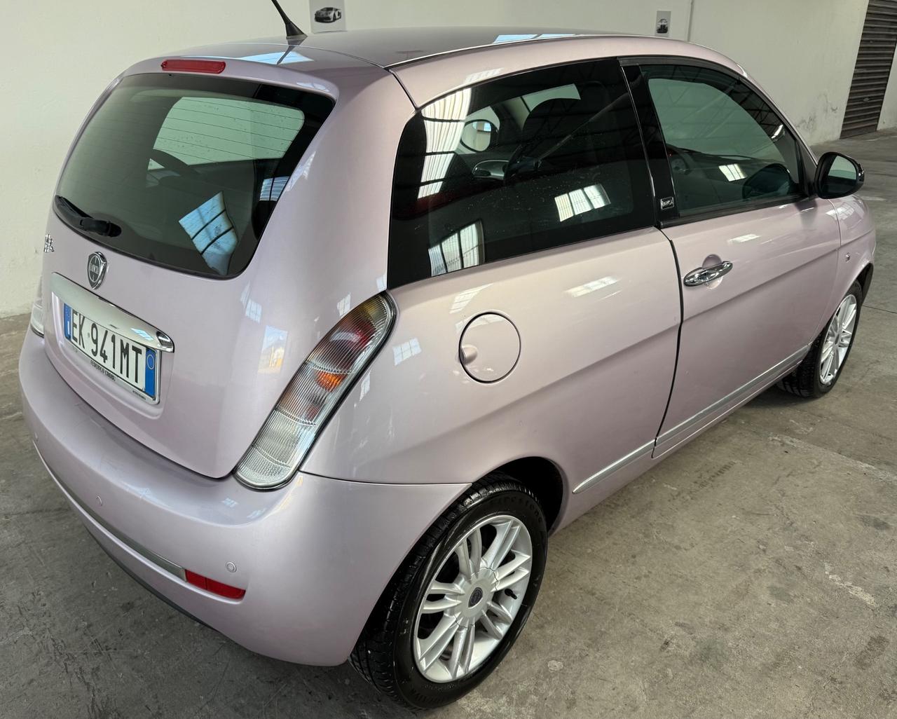 Lancia Ypsilon 1.2 Benzina 69 CV Unyca - 2011