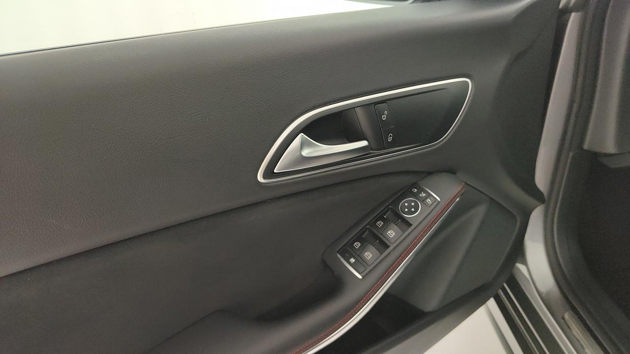Mercedes-Benz CLA Shooting Brake 200 d Premium 4matic auto FL