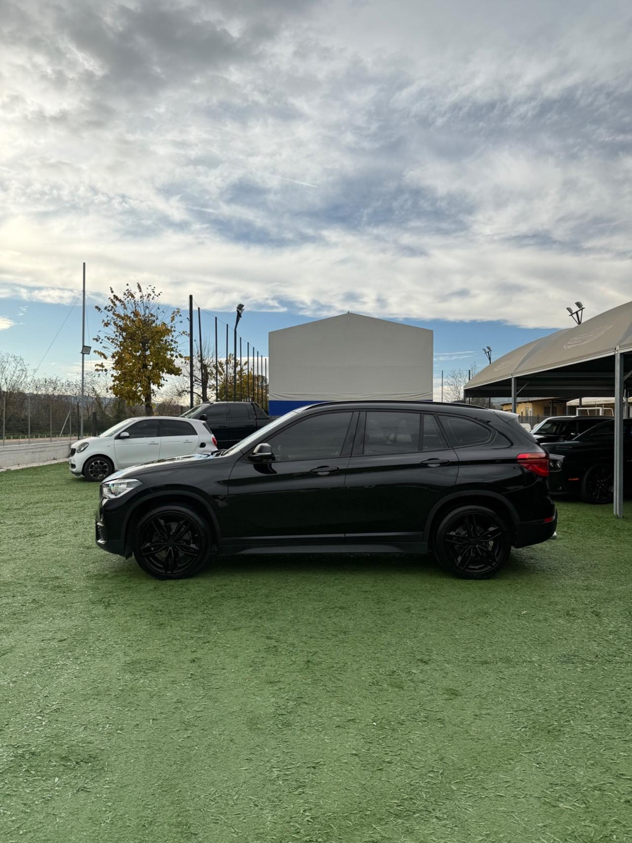 Bmw X1 sDrive18d xLine TOTAL BLACK