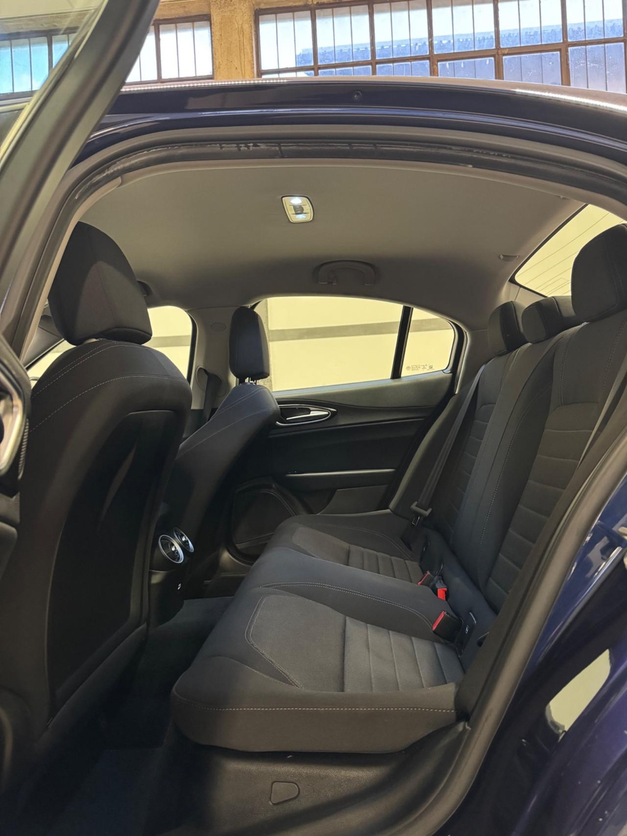 Alfa Romeo Giulia 2.2 Turbodiesel 180 CV Business Sport