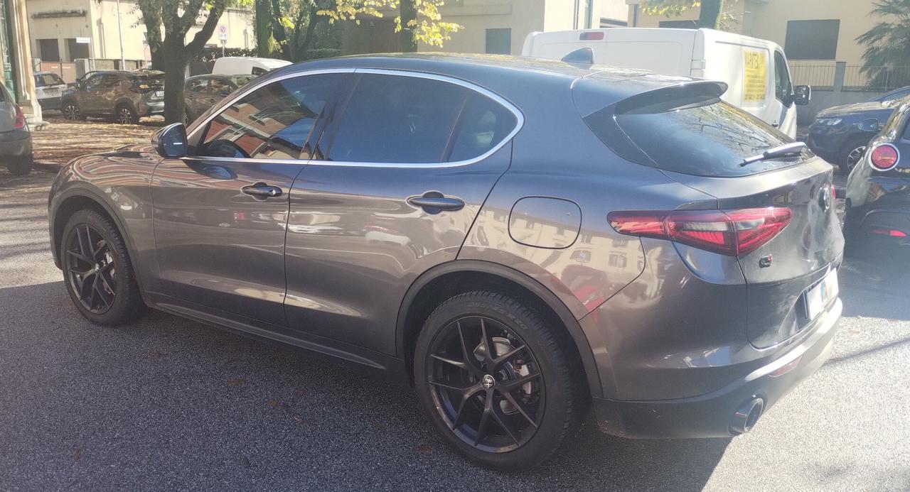 Alfa Romeo Stelvio 2.2 Turbodiesel 210 CV AT8 Q4 Super