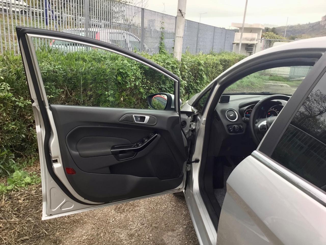 Ford Fiesta 1.5 TDCi 75CV 5 porte Titanium