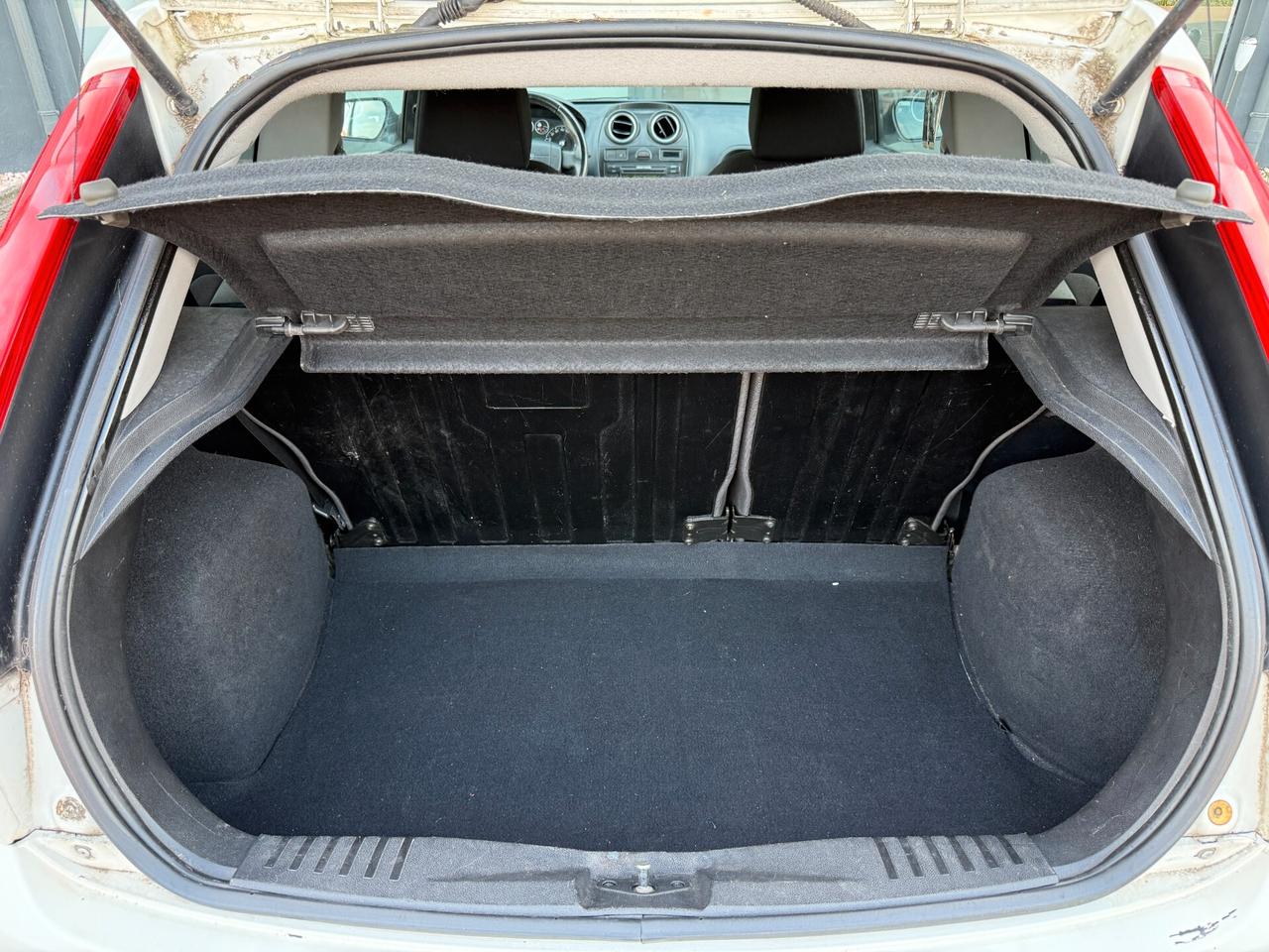 Ford Fiesta 1.4 16V 3p. Titanium
